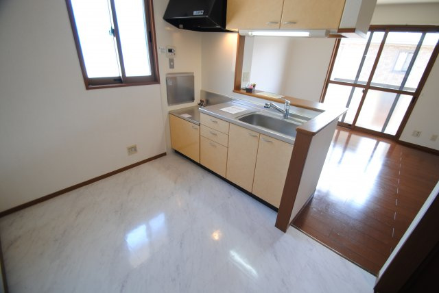 ハレアカラＡ棟の居間・リビング