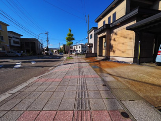 【前面道路含む現地写真】