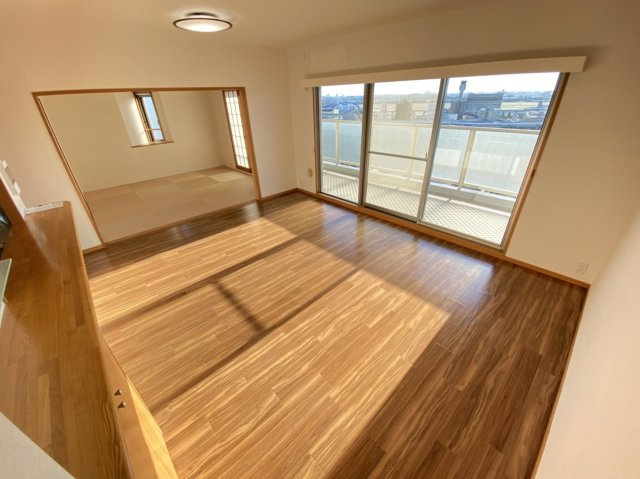 【居間・リビング】 | ルシオーレB棟・モンセーヌ蛍池ステーションサイド