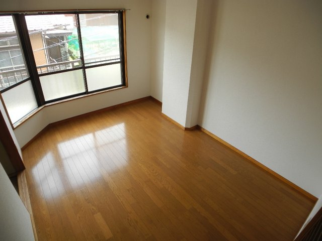 エトワール泉の洋室