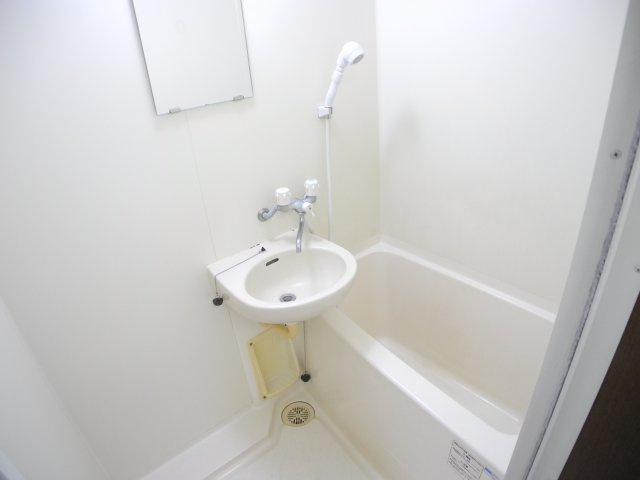 奥村ビルの浴室