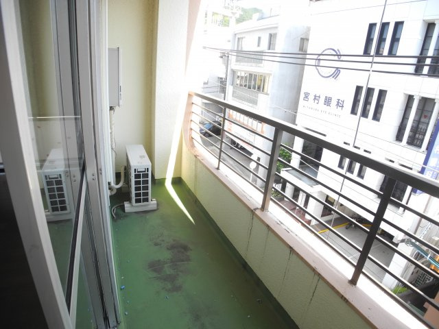 奥村ビルのバルコニー