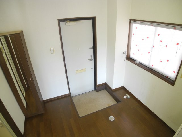 奥村ビルの玄関