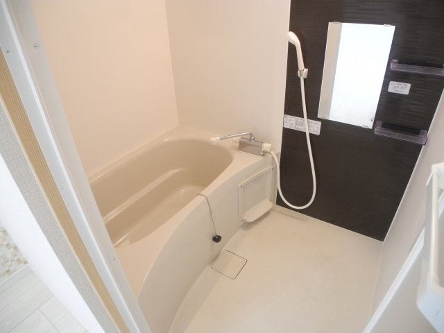 油木町貸家の浴室