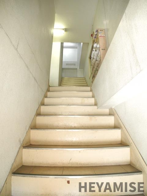 山口ビルのエントランス