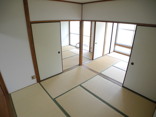 ハイツ・エムの和室