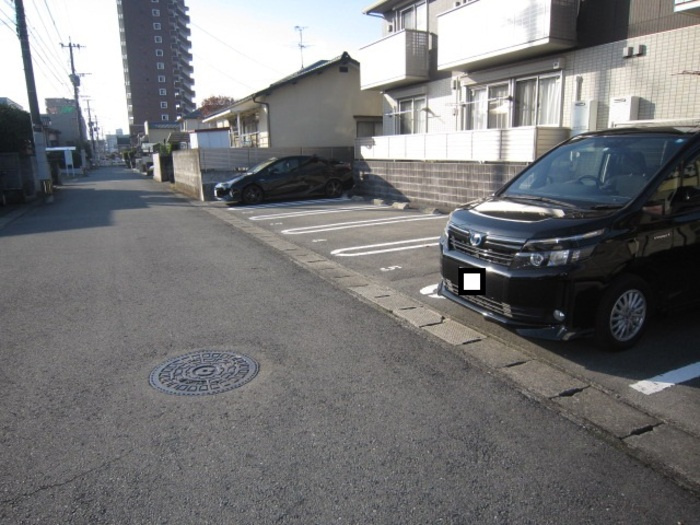 熊本市中央区出水６丁目のアパートの駐車場