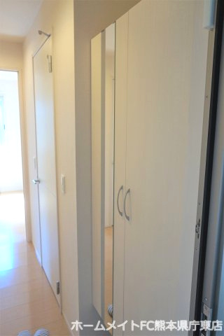 熊本市中央区出水６丁目のアパートの玄関