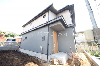 【駐車場】 | 敷地内に一台駐車場付きです！