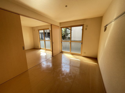 【居間・リビング】 | ヴィルヌープ | 別号室の参考写真です