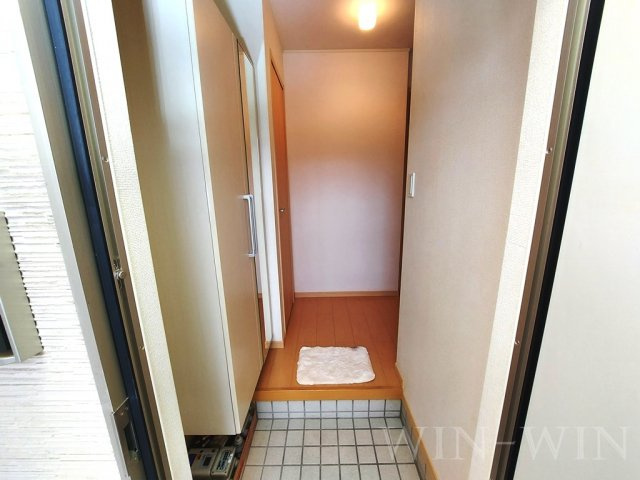 ユトリロ忠興 3の玄関