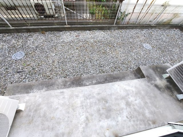 ユトリロ忠興 3のバルコニー
