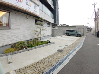 【駐車場】