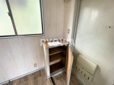 【玄関】 | 第２大室マンション | 【玄関収納】
掲載の写真は退去前の写真となります。