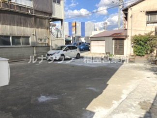 【駐車場】