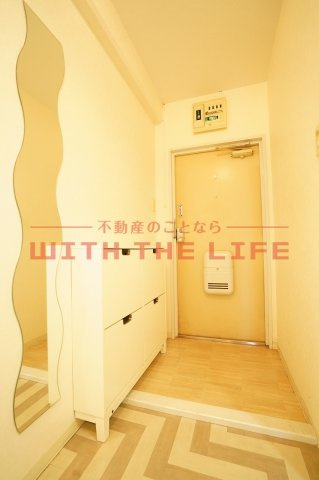 サンヒルズ荘島【キャッシュバック対象】の玄関|明るい玄関です