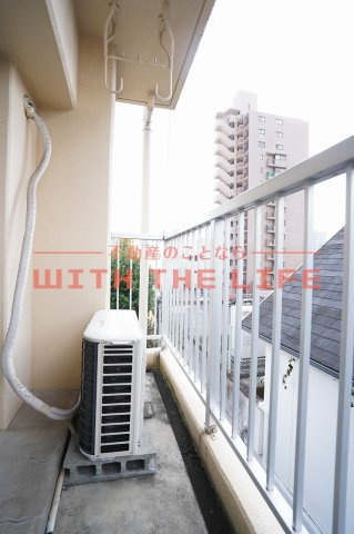 サンヒルズ荘島【キャッシュバック対象】のバルコニー|お洗濯にも便利なバルコニー付き