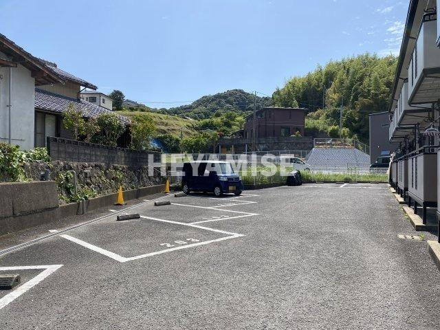 セジュール小野田の駐車場