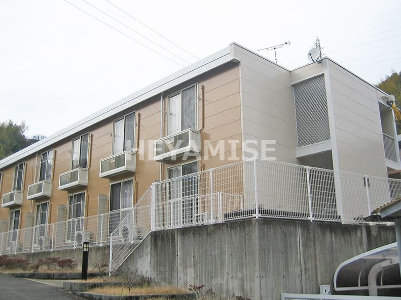 レオパレスマンダリン　Ｍ＆Ｔの外観