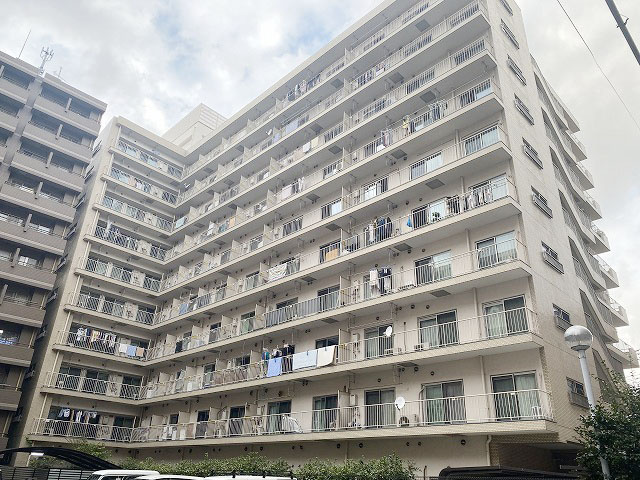 ダイアパレス鶴見第２　（鶴見区鶴見中央3丁目）の外観|ダイアパレス鶴見第2　南西部屋　角住戸　陽当り・通風良好　昭和56年10月築　3LDK　造作カウンター付き　アフターサービス保証付き　JR京浜東北線「鶴見」駅徒歩6分　新規リノベーション　