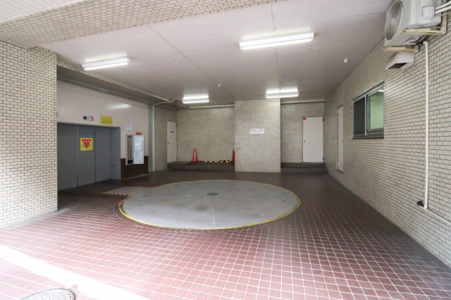 ダイアパレス鶴見第２　（鶴見区鶴見中央3丁目）の駐車場