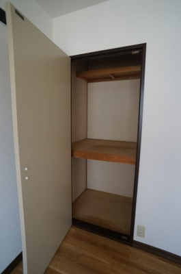 【収納】 | ヴィラ・エトワールＡ | 洋室　収納