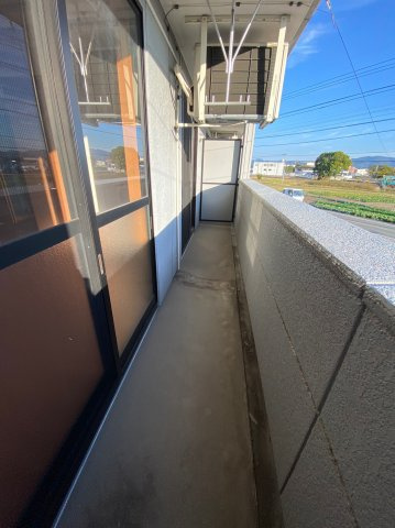 筑後市大字長浜のアパートのバルコニー