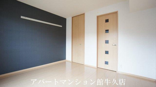 グランドセントレア888　Aの洋室