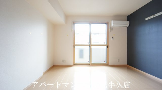 グランドセントレア888　Aの居間・リビング