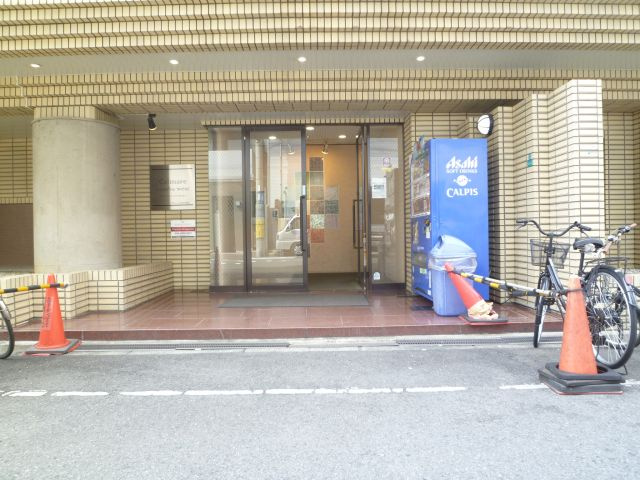 カルマーレナンバウエストのエントランス
