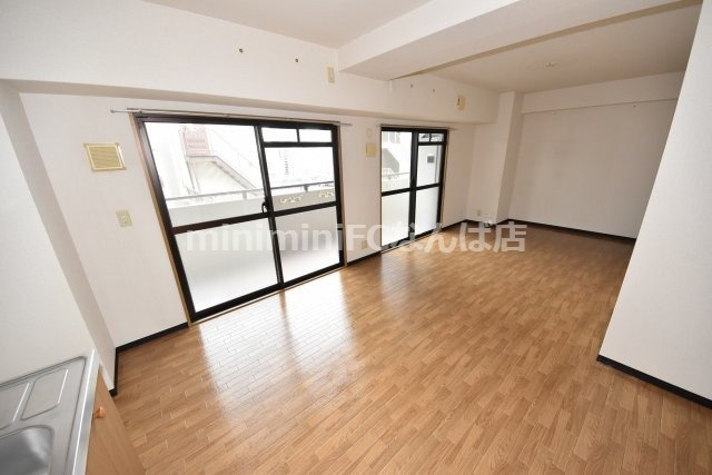 ハイシュタイン堀江の居間・リビング