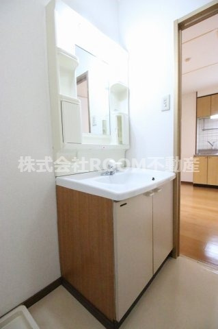 セゾン・シティの独立洗面台