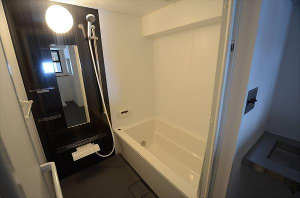 グランドハイツ太陽　の浴室|【浴室】
ゆったりとした浴槽で1日の疲れを癒していただけます