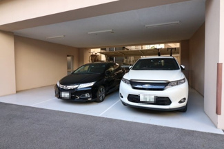 【駐車場】