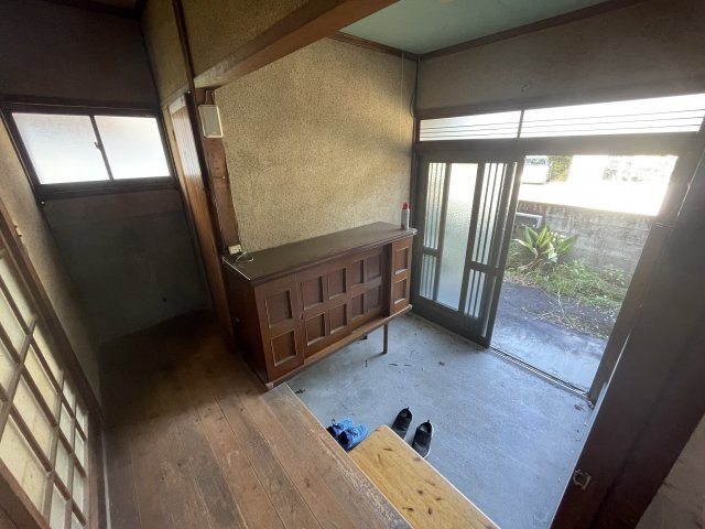 植柳元町戸建の玄関