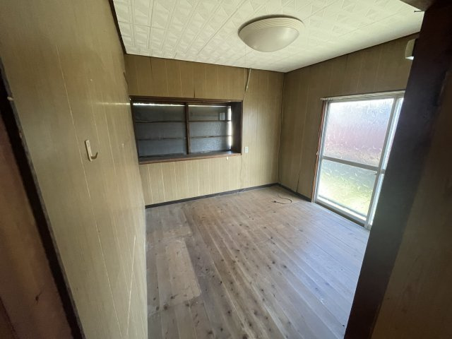 植柳元町戸建の洋室