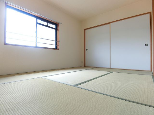 リーヴァ三日市の和室