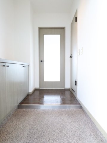 【玄関】 | 明るい玄関です