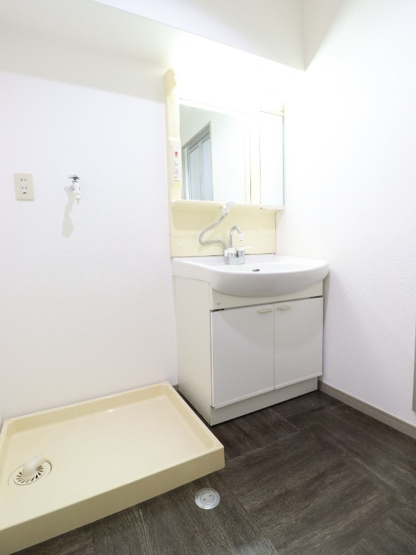 【独立洗面台】 | 朝の支度にも助かる、独立の洗髪洗面化粧台