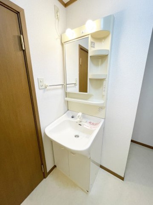 【独立洗面台】 | ブライズベールⅠ | ※同物件、別のお部屋のお写真です。設備は現況に従います。