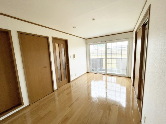 【居間・リビング】 | ブライズベールⅠ | ※同物件、別のお部屋のお写真です。設備は現況に従います。