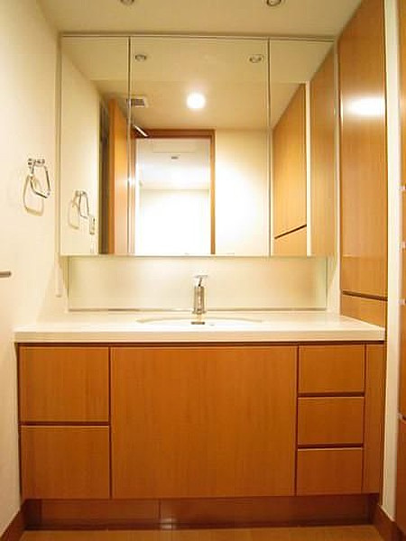 千代田区神田神保町１丁目の賃貸マンション