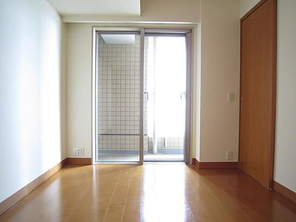 千代田区神田神保町１丁目の賃貸マンション