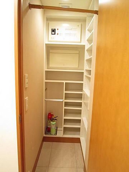 千代田区神田神保町１丁目の賃貸マンション