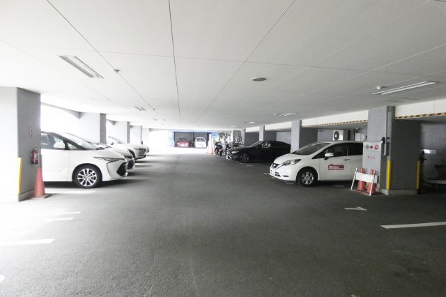 リアライズ山下町の駐車場