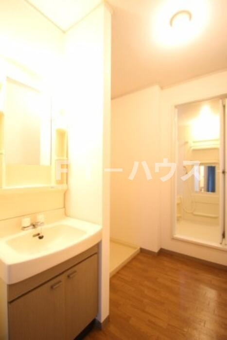 ルミエール津田沼の独立洗面台