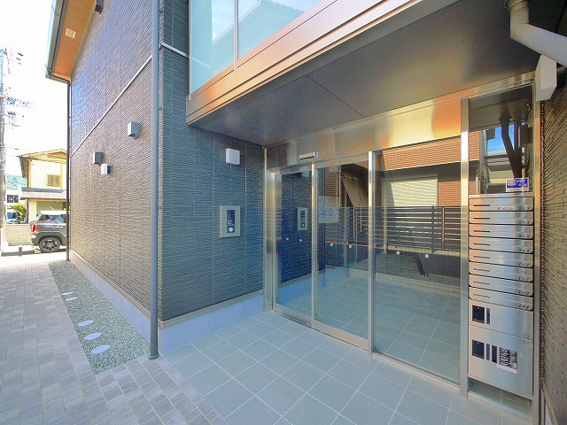 リラフォートきたまちのエントランス|毎日通るエントランスはこのようになっています