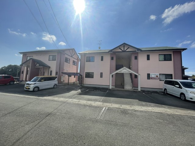 メゾンエクセレンスの駐車場