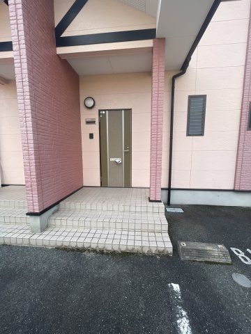 メゾンエクセレンスのエントランス