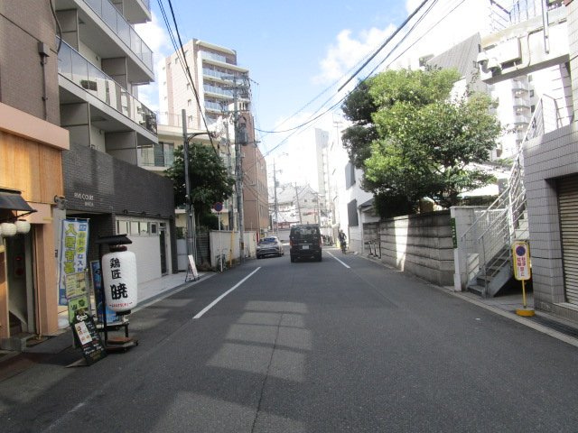 大阪市北区兎我野町のビルの周辺